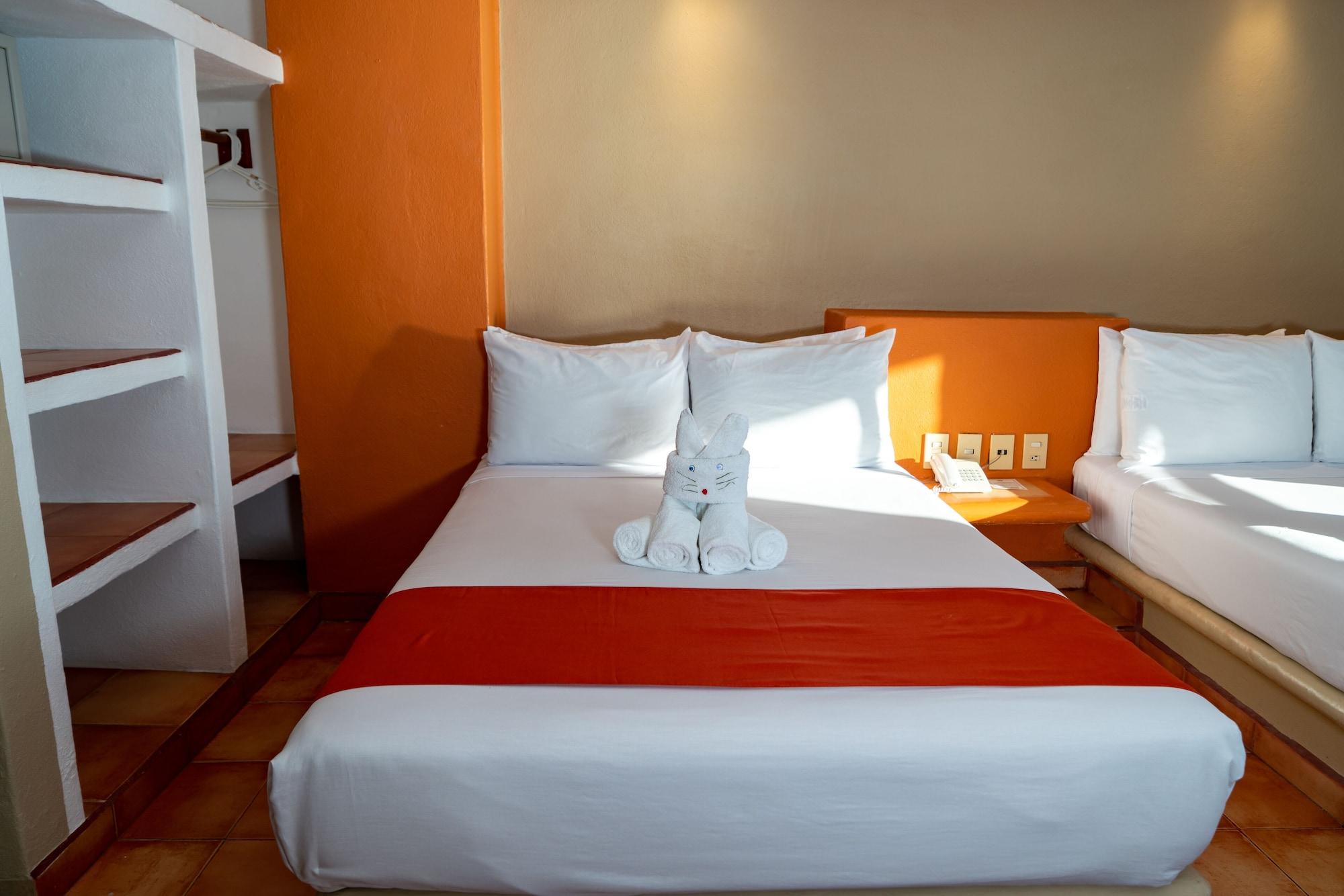 Hotel Villa Mexicana Zihuatanejo Exterior photo